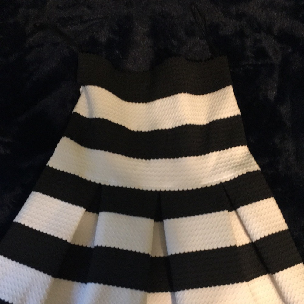 Doe & Rae Party Dress - Picture 2 of 3